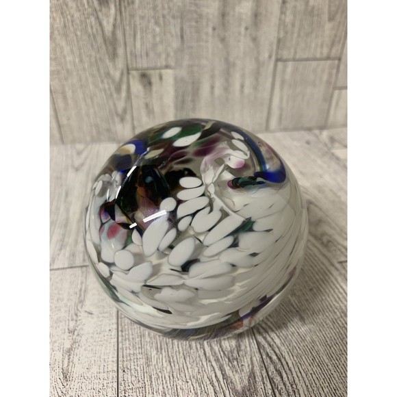 Mad Art Studio Glass Ball Shape Paperweight Signed 2000 - Picture 4 of 8